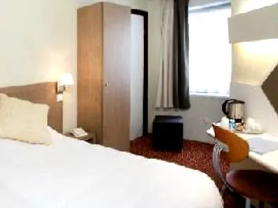 *** Hotel Kyriad Villefranche Sur Saone Francia