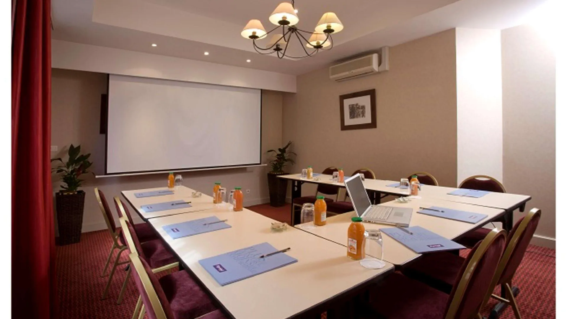 *** Hotel Kyriad Villefranche Sur Saone Francia
